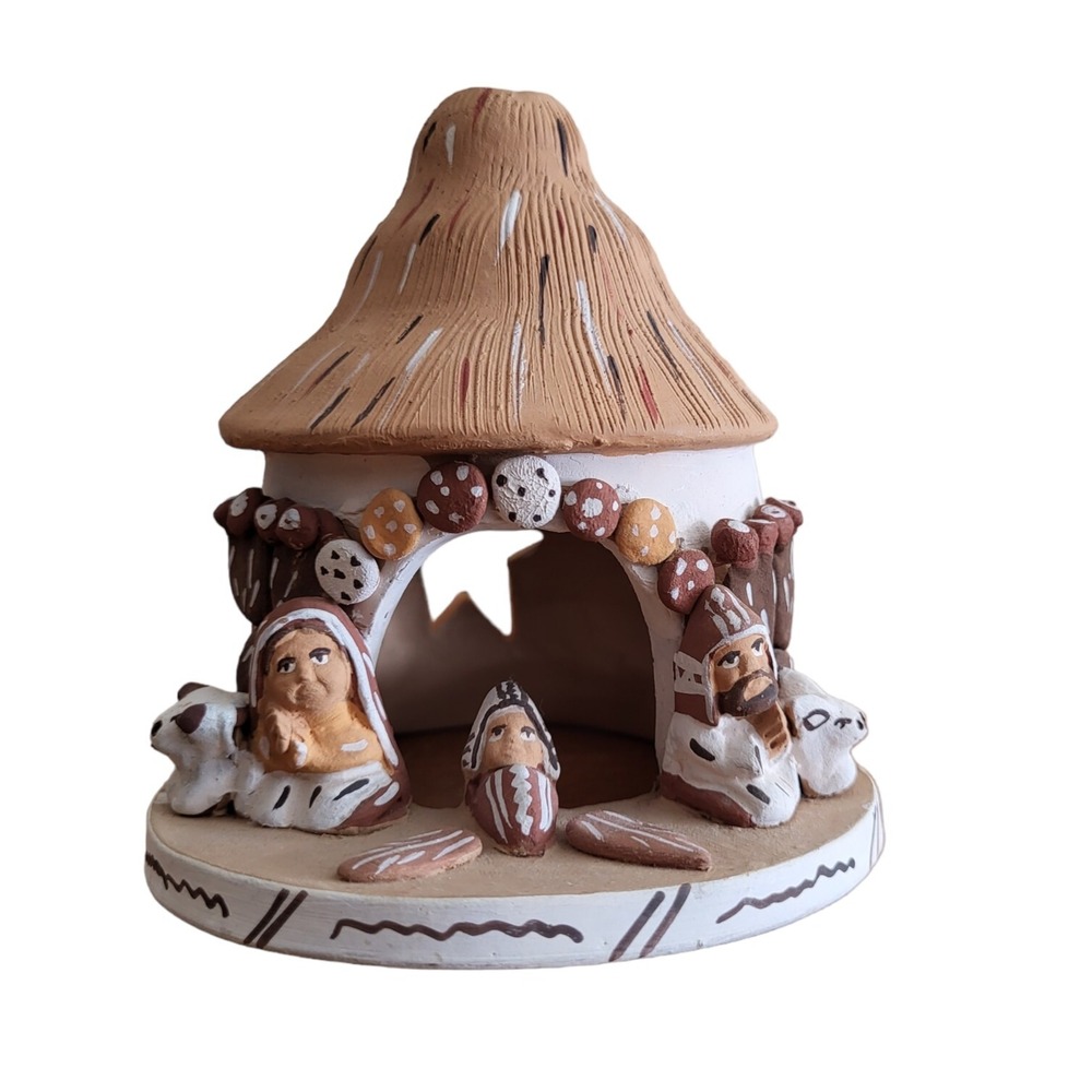 Peruvian Family Nativity Clay Hut 4.5" Handmade Handpainted‎ Art Pottery